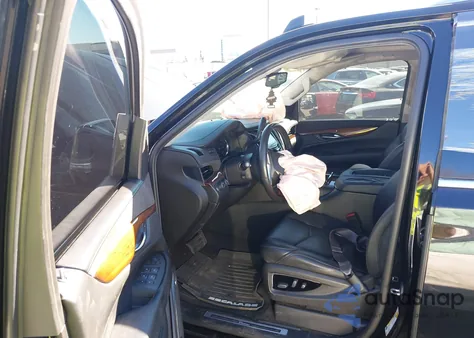 2016 Cadillac Escalade Esv Premium Collection z USA, uszkodzony, nr VIN 1GYS4JKJXGR121336